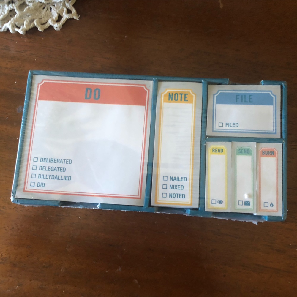 2009 Knock Knock Stickies Set-  777 $8 or 🦋- misplaced